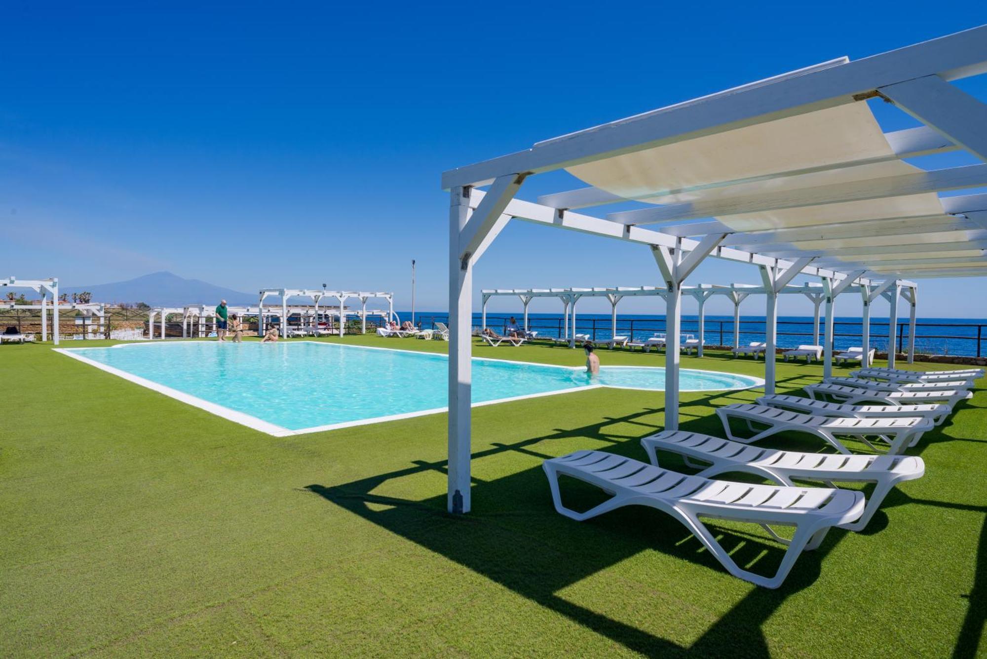 Capo Campolato Hotel