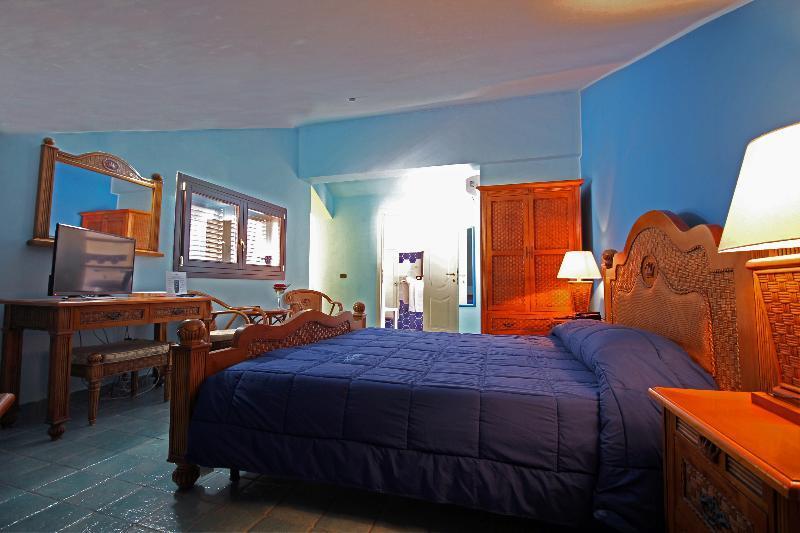 Capo Campolato Hotel
