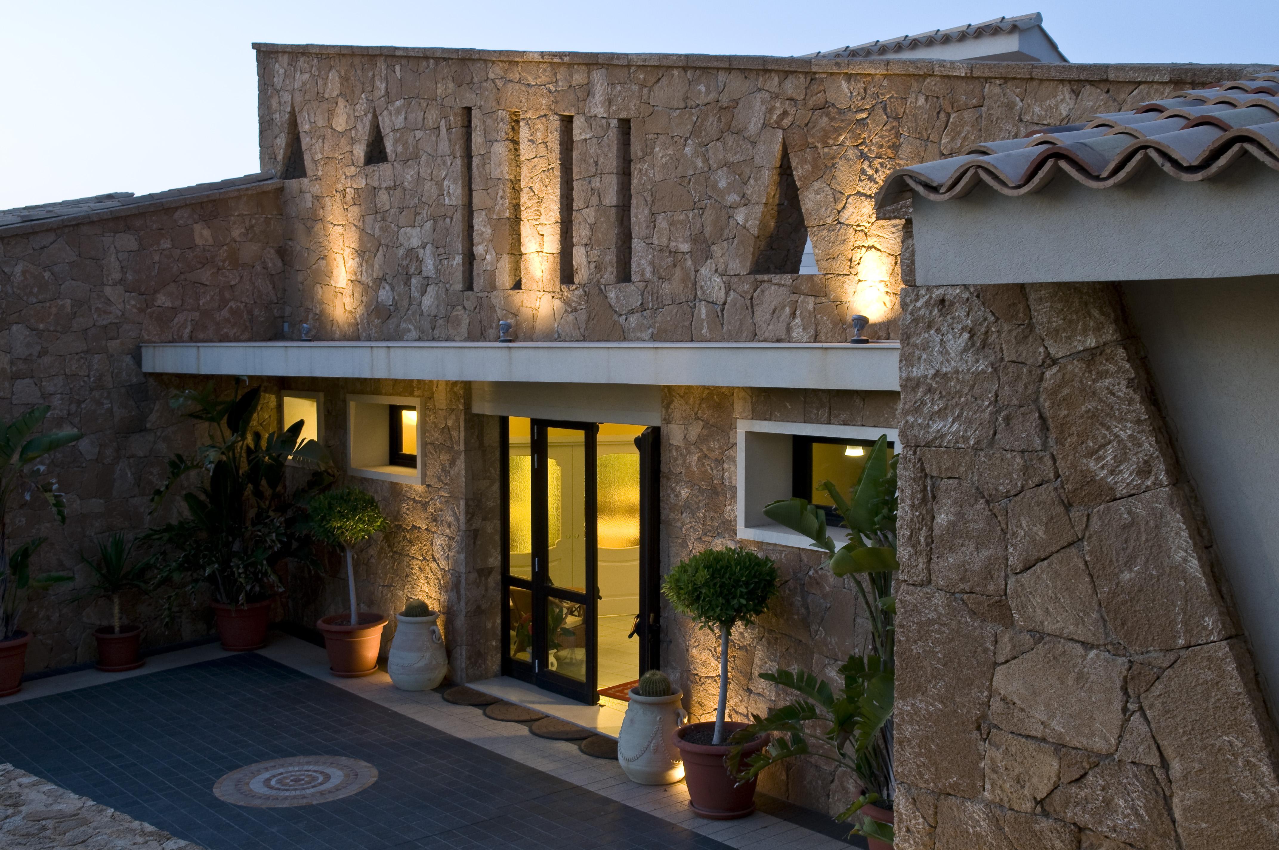 Capo Campolato Hotel