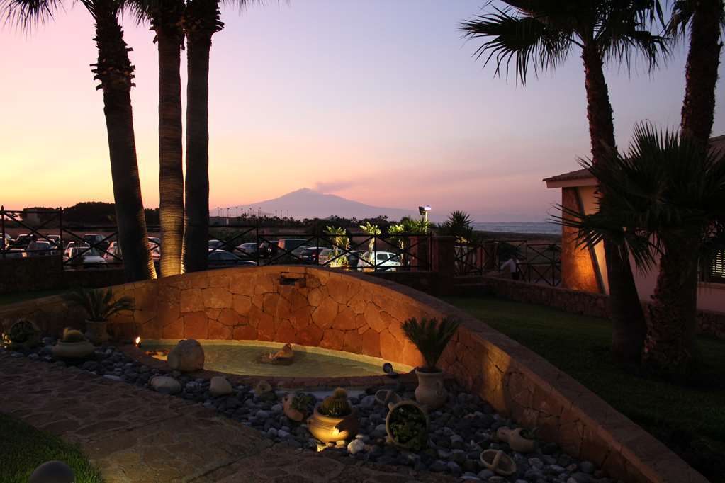 Capo Campolato Hotel